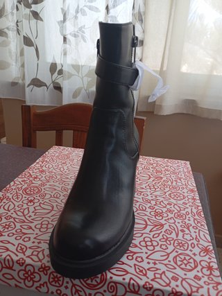Stivaletta nera