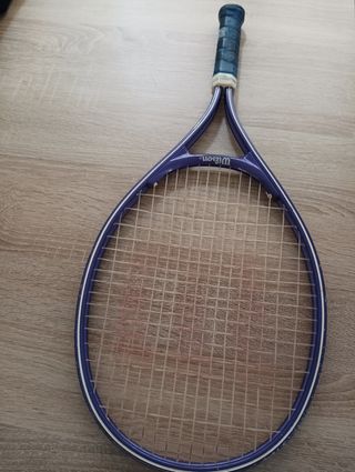 Raqueta de tenis infantil Wilson.