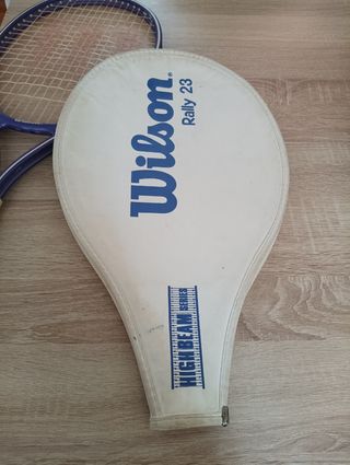Raqueta de tenis infantil Wilson.