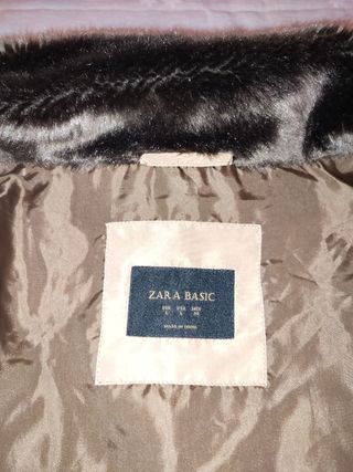 Abrigo plumas marrón de Zara