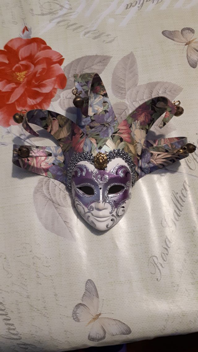 Maschera con campanelle