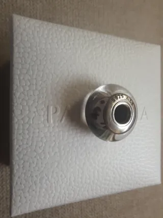 Charm murano Pandora leopardo morado