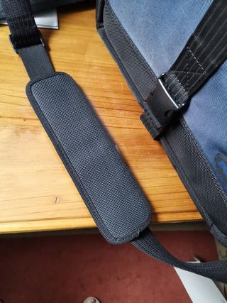 Maletin ordenador y documentos