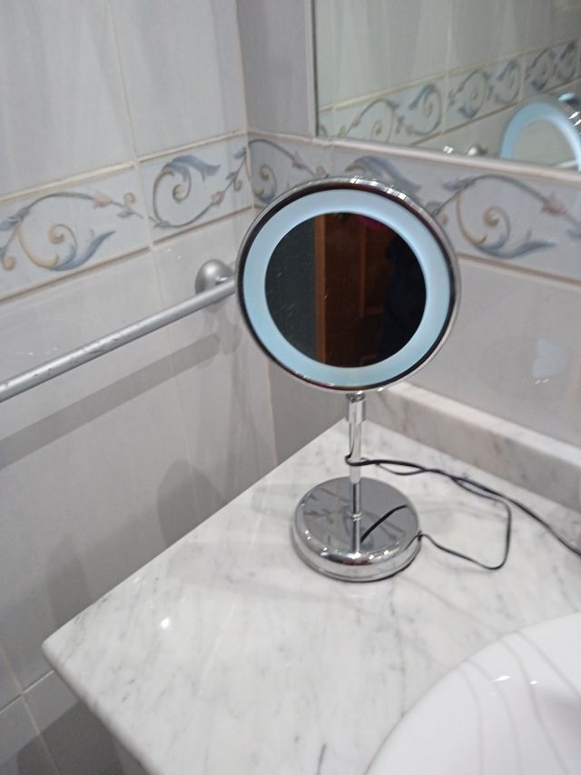espejo de aumento de baño