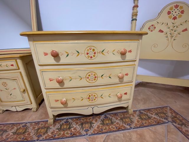 Dormitorio madera maziza pintada a mano