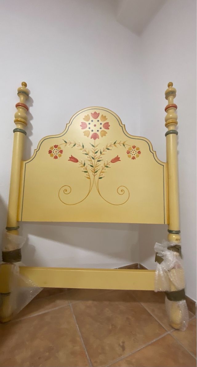 Dormitorio madera maziza pintada a mano