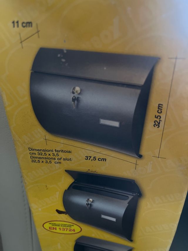 casetta postale nuova bellissimo colore