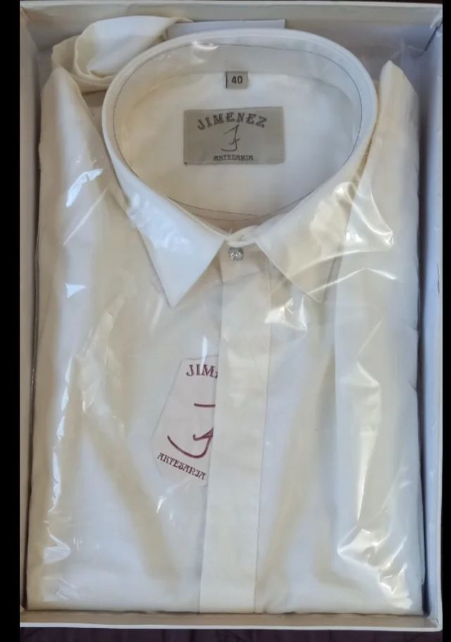 Camisa de Romero color beig. Talla 40