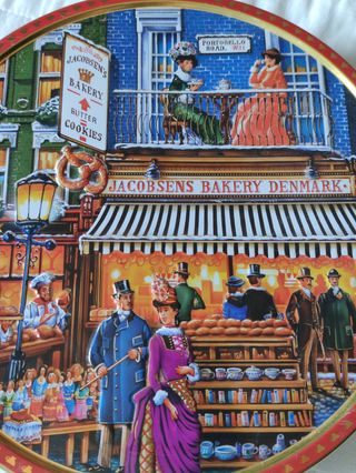 Caja metálica de galletas