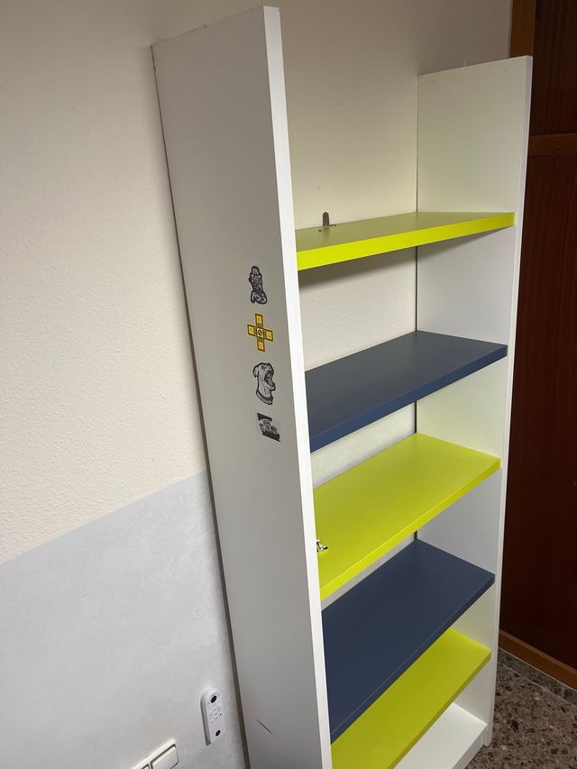 Estanteria habitacion