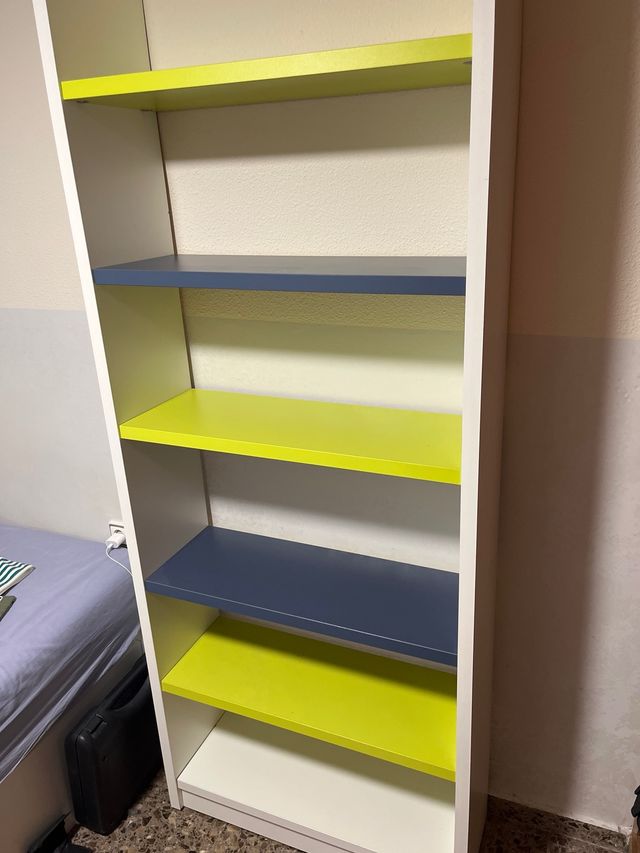 Estanteria habitacion
