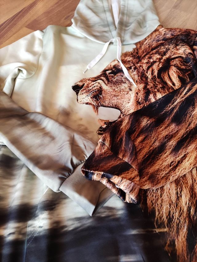 Felpa con cappuccio stampa Leone