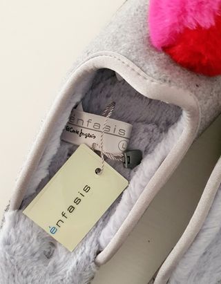 Zapatillas de casa Enfasis gris pompón