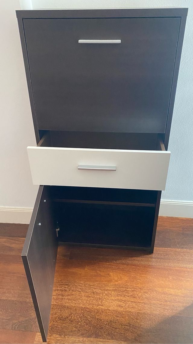 Mueble auxiliar de madera wengue con cajon blanco