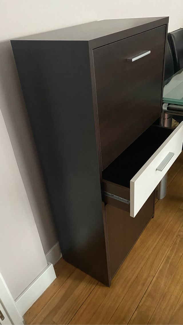 Mueble auxiliar de madera wengue con cajon blanco