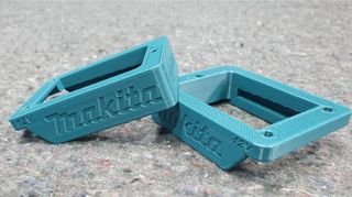 MAKITA 12V –4 Soportes para baterías