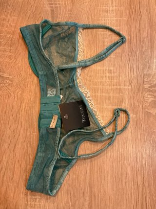 Sujetador con transparencia