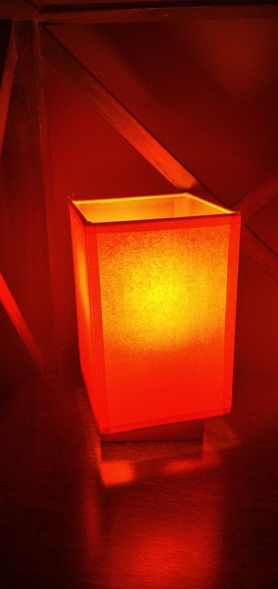 Lámpara mesita de noche