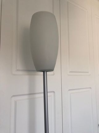 Lampara de pie cromada