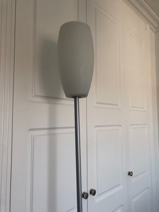 Lampara de pie cromada