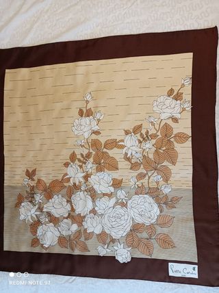 Pañuelo vintage Pierre Cardin 