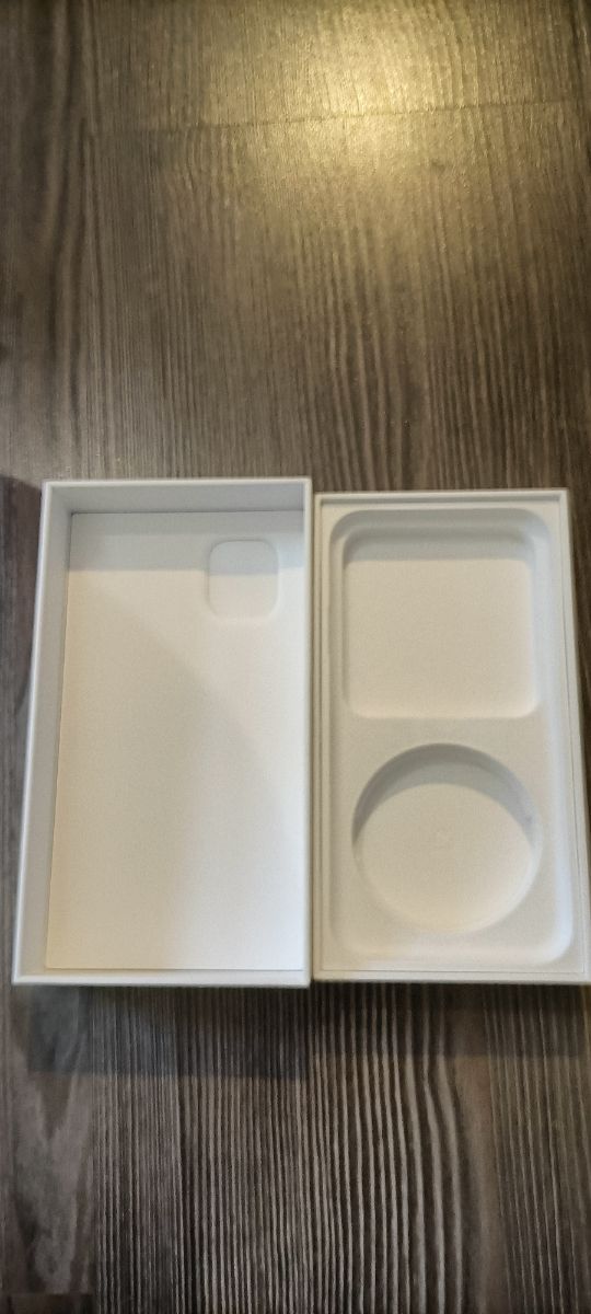 Caja Iphone 11 e 64 GB Apple vacia