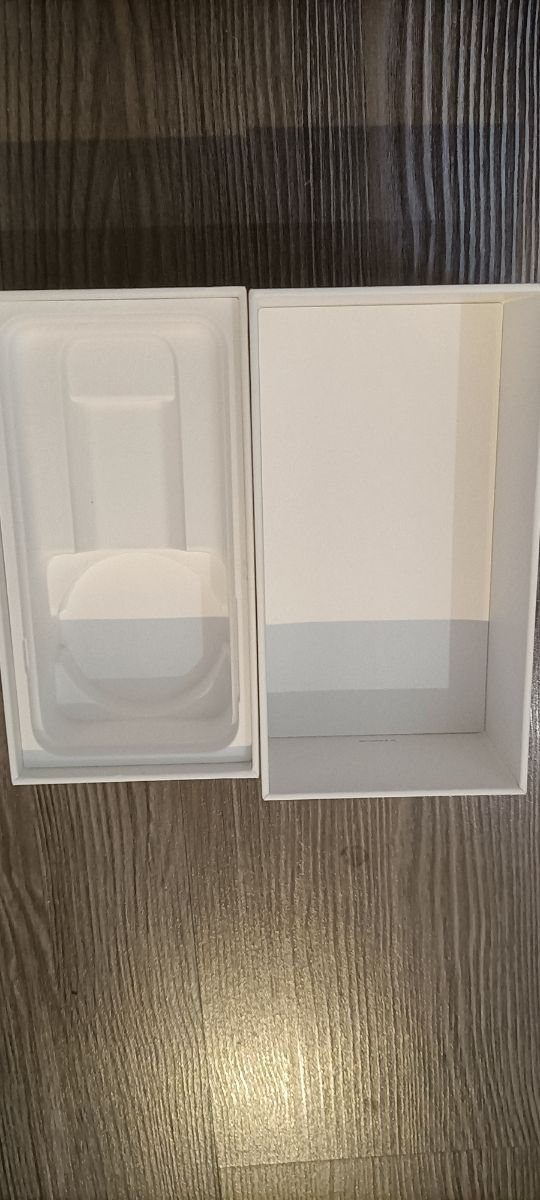 Caja Iphone SE 64 GB Apple vacia