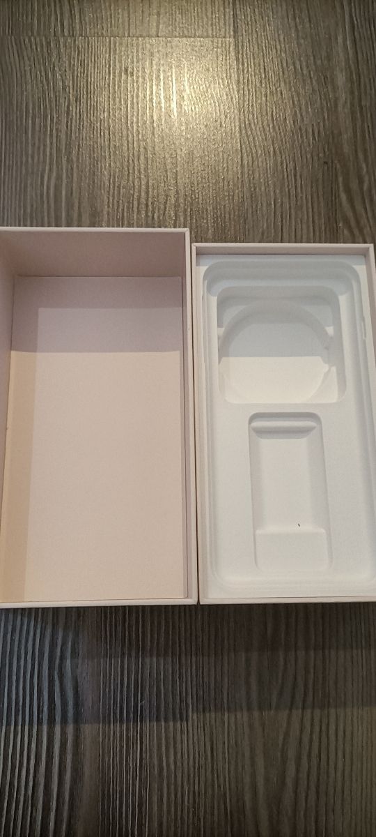 Caja Iphone 8 plus gold 64 GB Apple vacia
