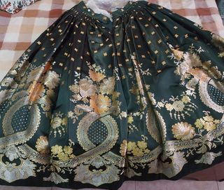 traje de fallera,  y zapatos