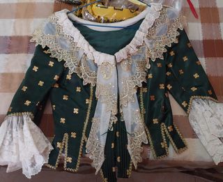 traje de fallera,  y zapatos