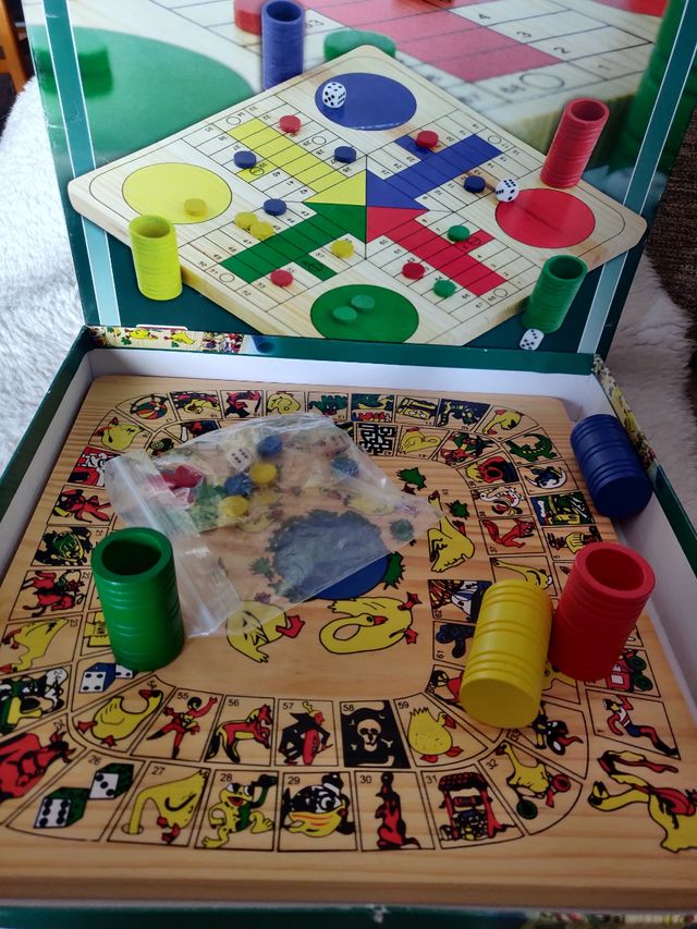 Jogo do ludo e do ganso em madeira