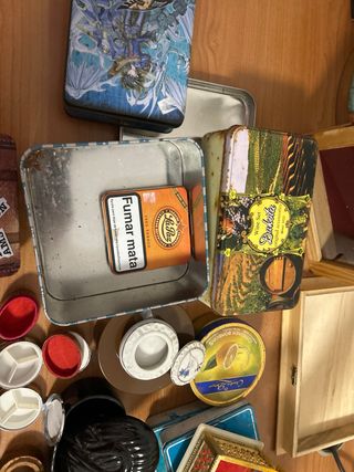 Lote de 27 cajas y joyeros variados