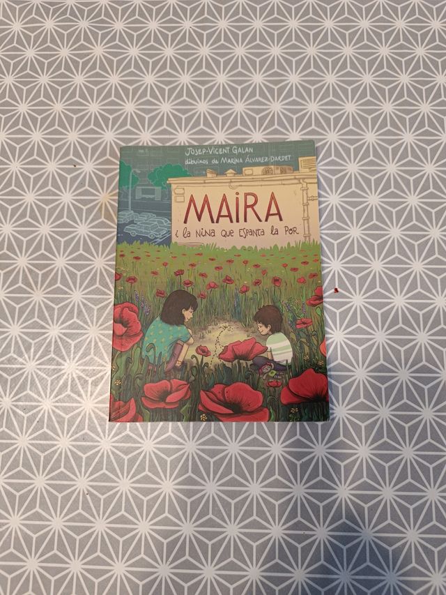 Libro Maira i la Nina que espanta la por