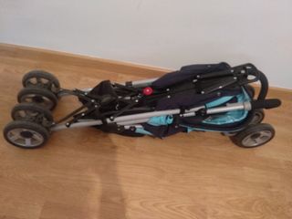 Carro ligero de bebé seminuevo