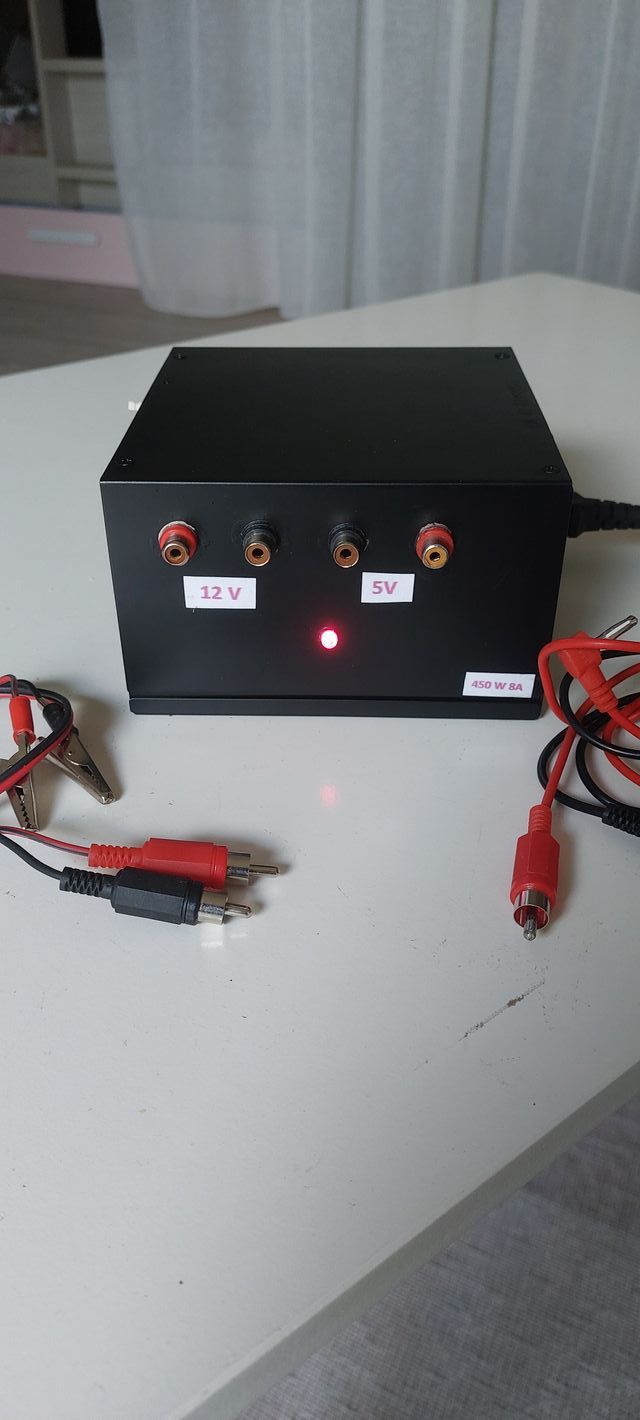 Alimentatore da banco stabilizzato variabile