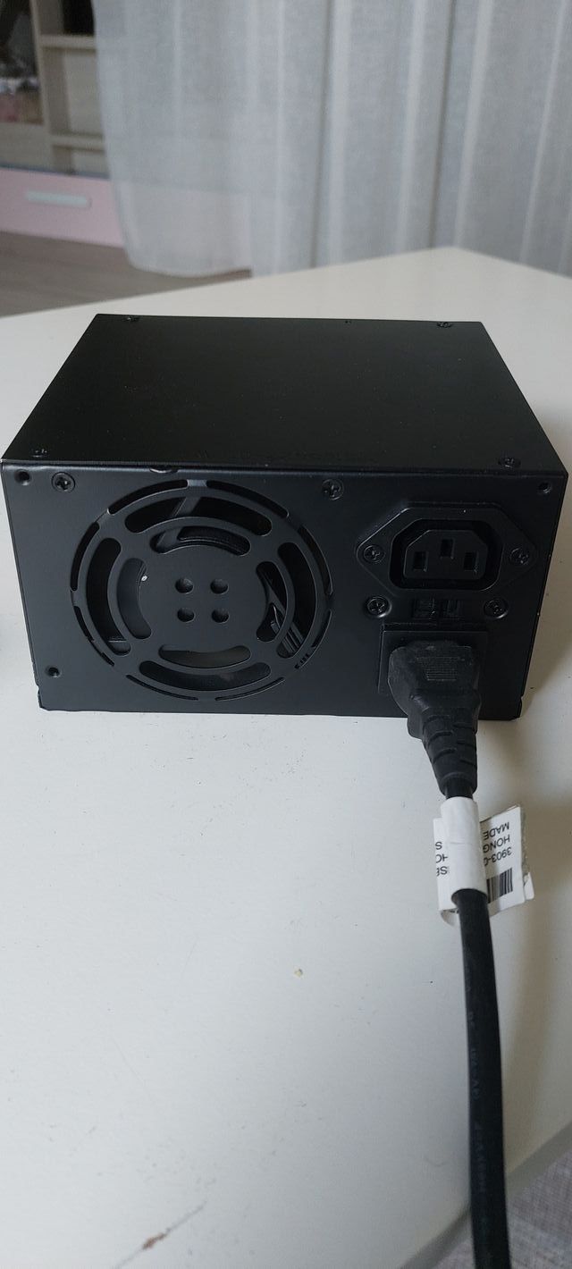 Alimentatore da banco stabilizzato variabile