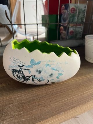 Macetero  para plantas con forma de huevo