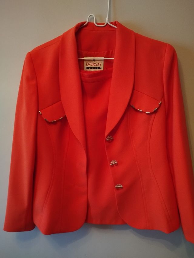 vendo traje falda y chaqueta 