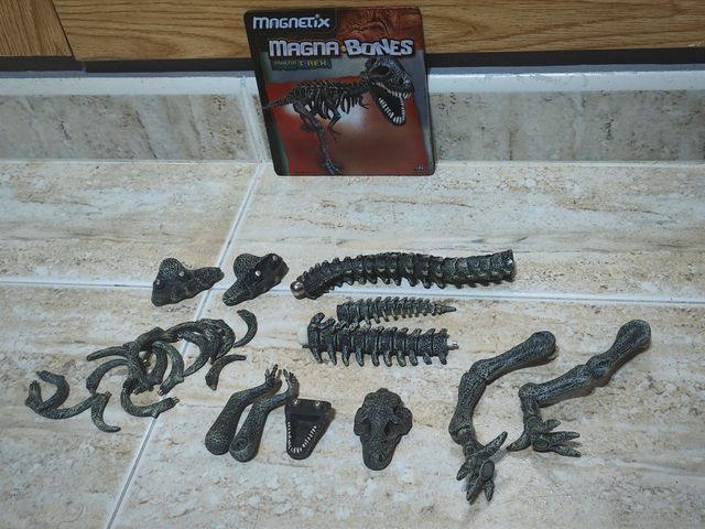 MAGNA BONES esqueleto Tiranosaurio REX