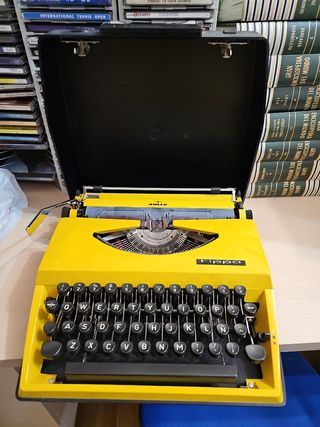 Maquina de escribir Adler Tippa