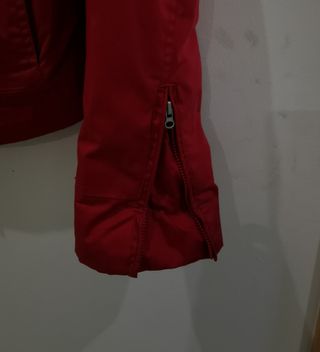 CAZADORA ROJA DE MUJER