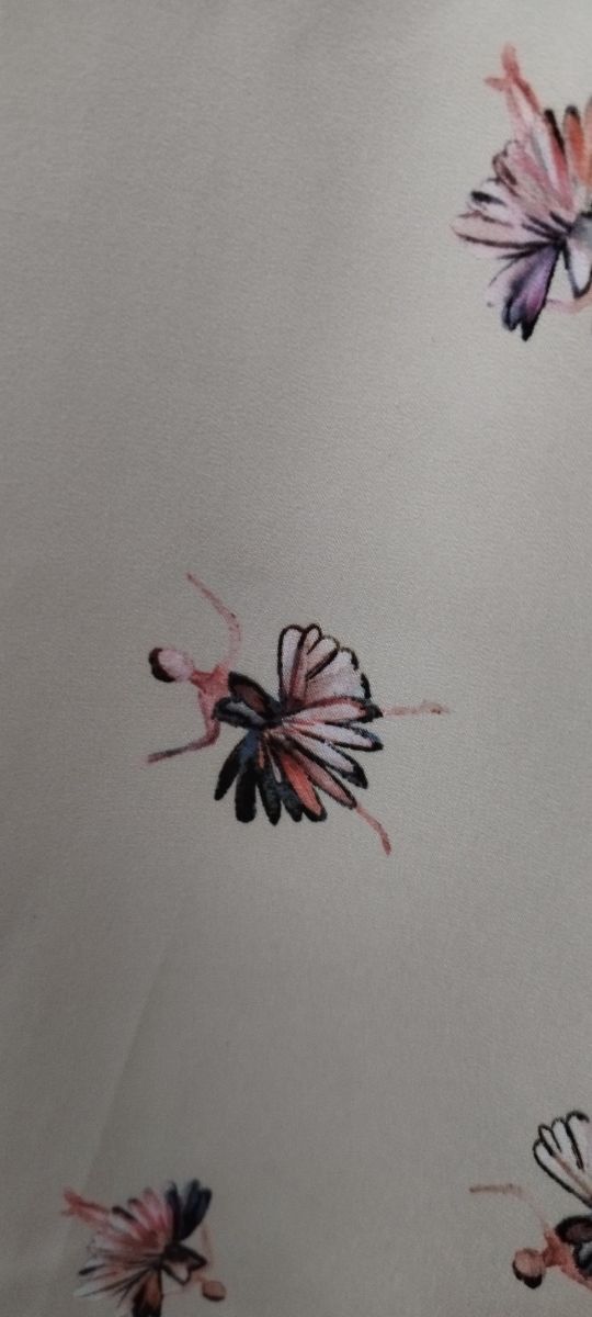 Blusa estampado bailarinas, talla L