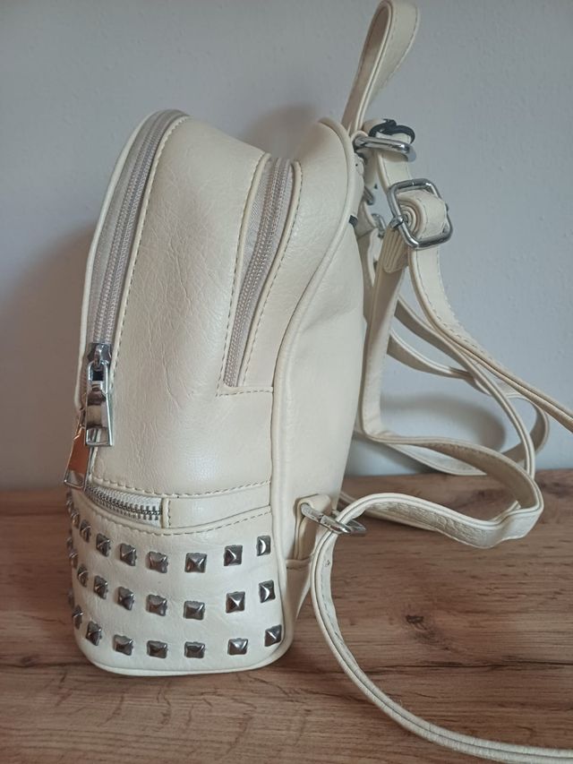 Zainetto beige in finta pelle