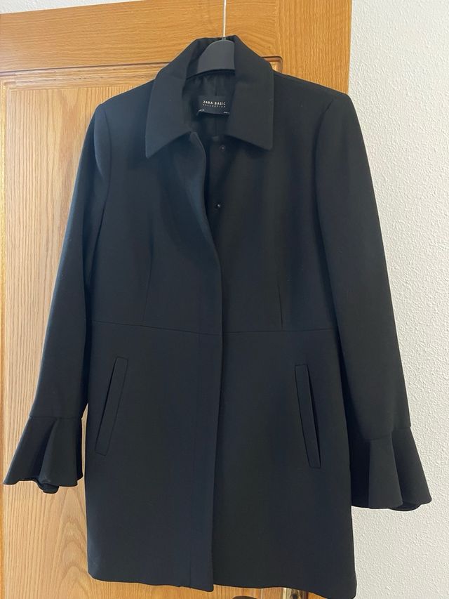 Abrigo negro Talla M Zara