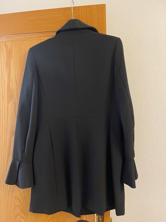 Abrigo negro Talla M Zara