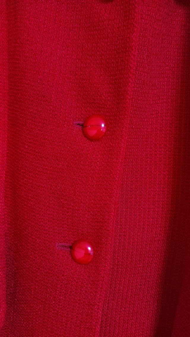 Elegante traje falda chaqueta rojo