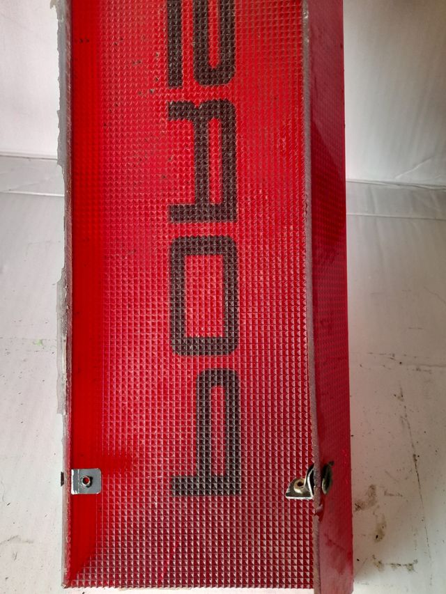 Porsche 924 944 panel reflector central trasero