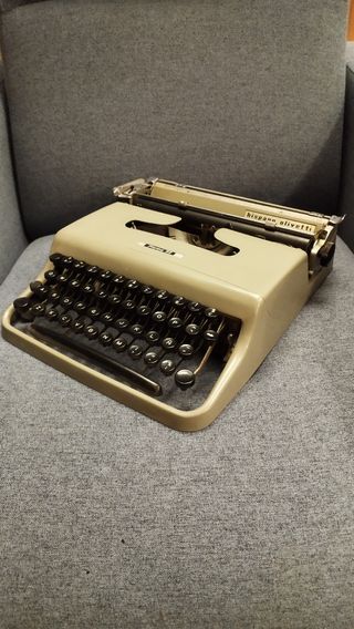 Hispano Olivetti pluma 1952