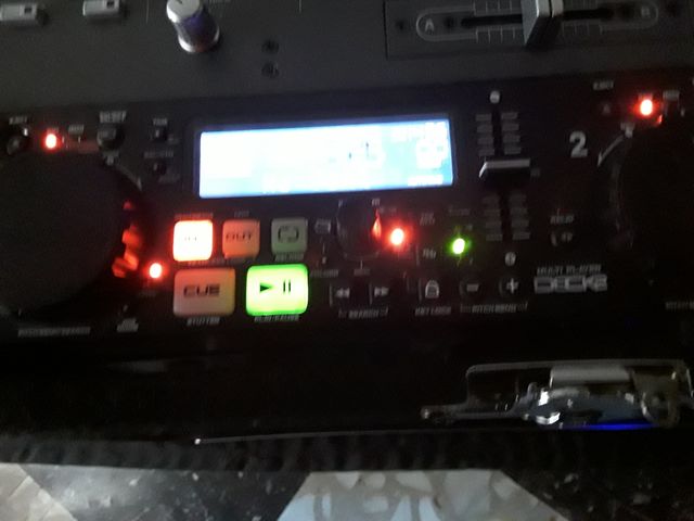 Lector Doble de CD y USB Akiyama