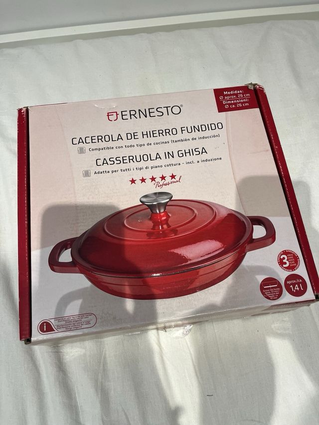 Cacerola roja de hierro fundido 26 cm de diámetro